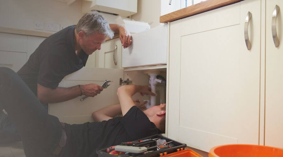 Professional burst pipe repair services in Woodlawn, TX